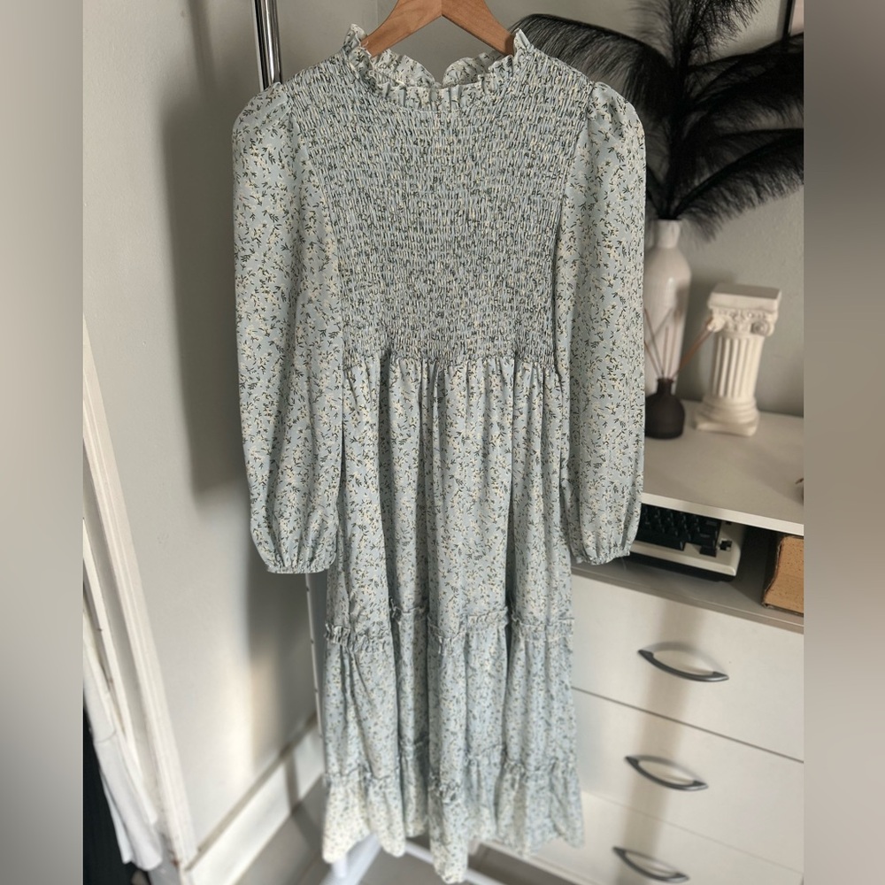 Chic Floral Smocked Maxi Dress